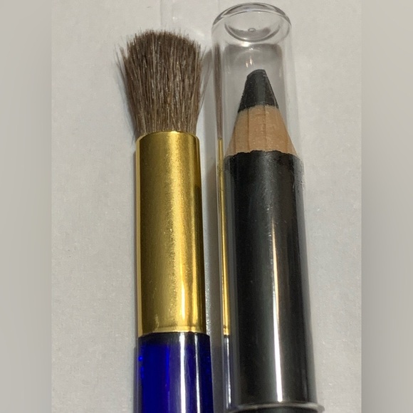 Estée Lauder Black Eyeliner / Eyeshadow Brush - Picture 4 of 11